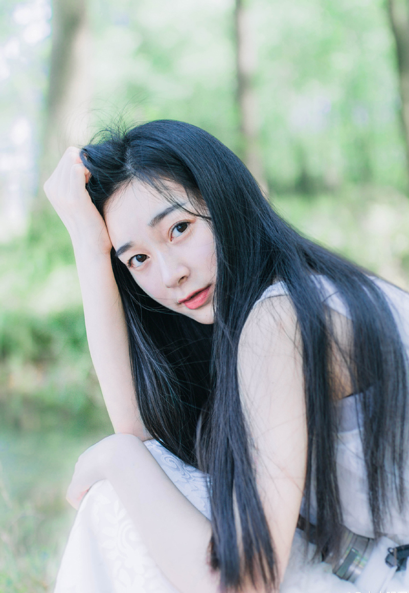 曹操苦笑着点点头，从现场传来的消息，显然不是大规模动兵，而这天底下，有这个能力神不知鬼不觉的靠着小股人马屠杀一百名虎卫外加四百曹刘联军的，恐怕也只有吕布手下，才能出现这样的精锐。